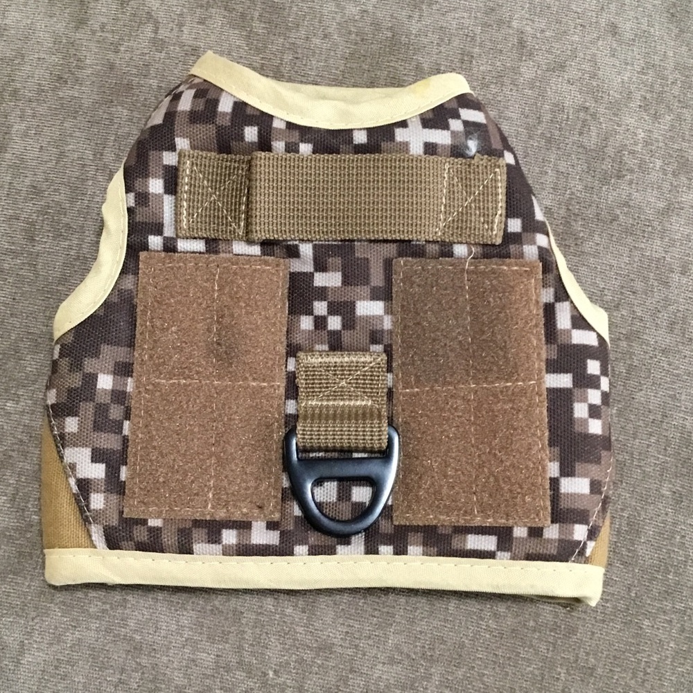 Brown & tan dog harness, NWOT, size medium.